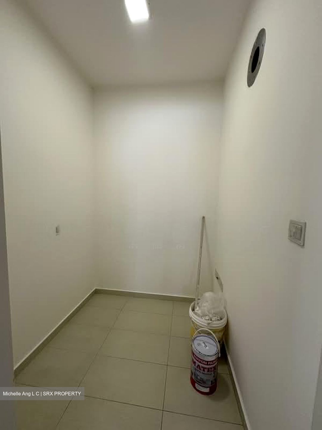 Prive (D19), Condominium #588218671